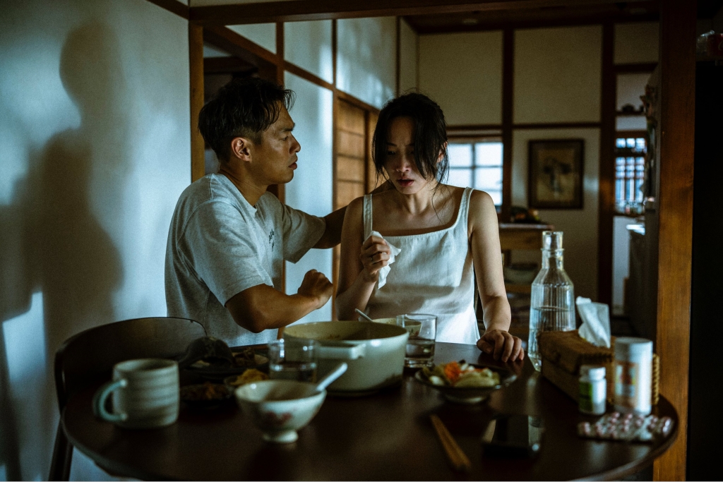 詭異童謠搬上大銀幕！《泥娃娃》蔡思韵化身「最恐怖孕婦」 猛吞內臟嚇壞楊祐寧