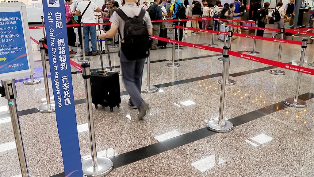 她驚出國託運行李箱「不上鎖」？鄉民曝「抽檢時被打壞」：乾脆不鎖