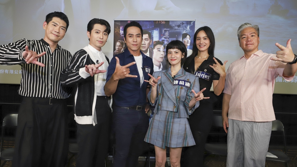 Janet化身總統拍爆破戲「嚇到笑」！《零日攻擊》演員揭拍攝秘辛 她曝：反差極大