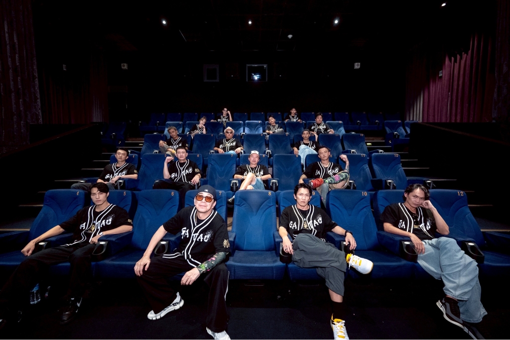 《角頭-鬥陣欸》上映四天票房破7千萬! 王識賢夜店開唱謝粉絲 嗨跳〈APT.〉超萌