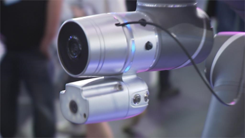 機器人夢成真！達明9月上市　林百里：我這爺爺非常開心