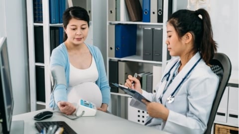 孕婦「愛喝奶茶」險喪兩命! 醫揭孕期併發症風險因子:3種飲食務必少碰