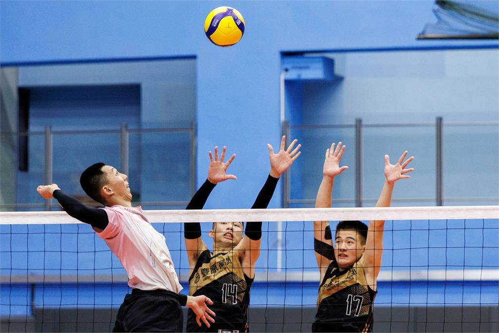 排球／登峰造極邀請賽上演HVL「台中內戰」！豐原高商擊退龍津高中晉4強