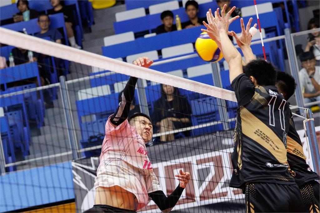 排球／登峰造極邀請賽上演HVL「台中內戰」！豐原高商擊退龍津高中晉4強