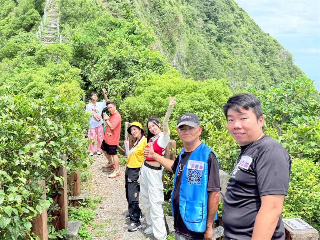 《綜藝新時代》基隆和平島超滑稽一秒到埃及!海邊穿埃及服裝參觀「人面獅身像」