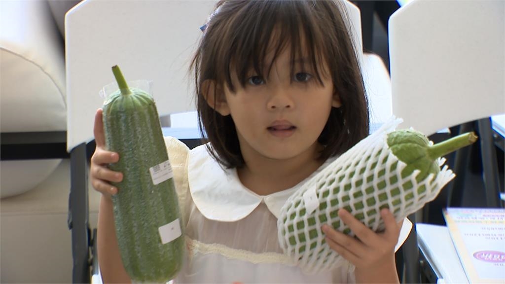 張麗善當網紅 與劉至翰.梁佑南直播帶貨賣