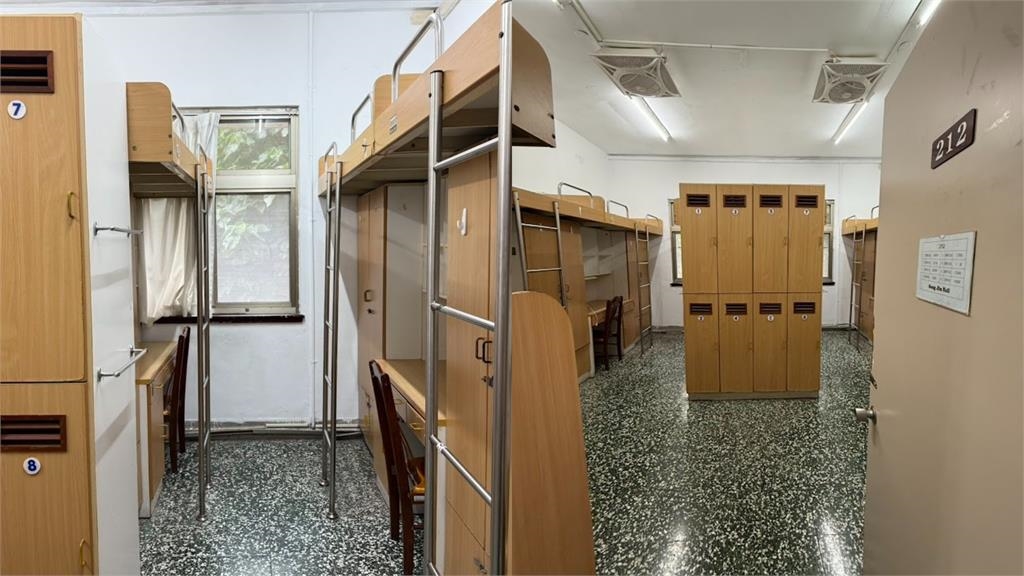 東吳大學「8人宿舍」內部照曝光！網傻眼喊「住起來像坐牢」過來人全說了