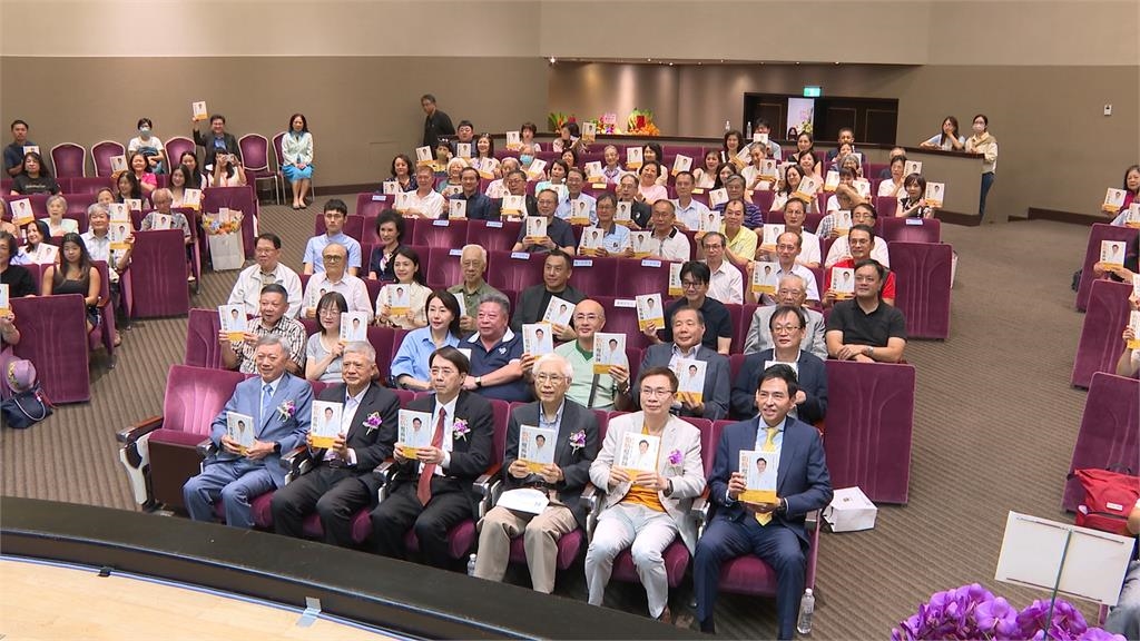 林口長庚前院長鄭明輝出新書 暢談自創「水餃減重法」