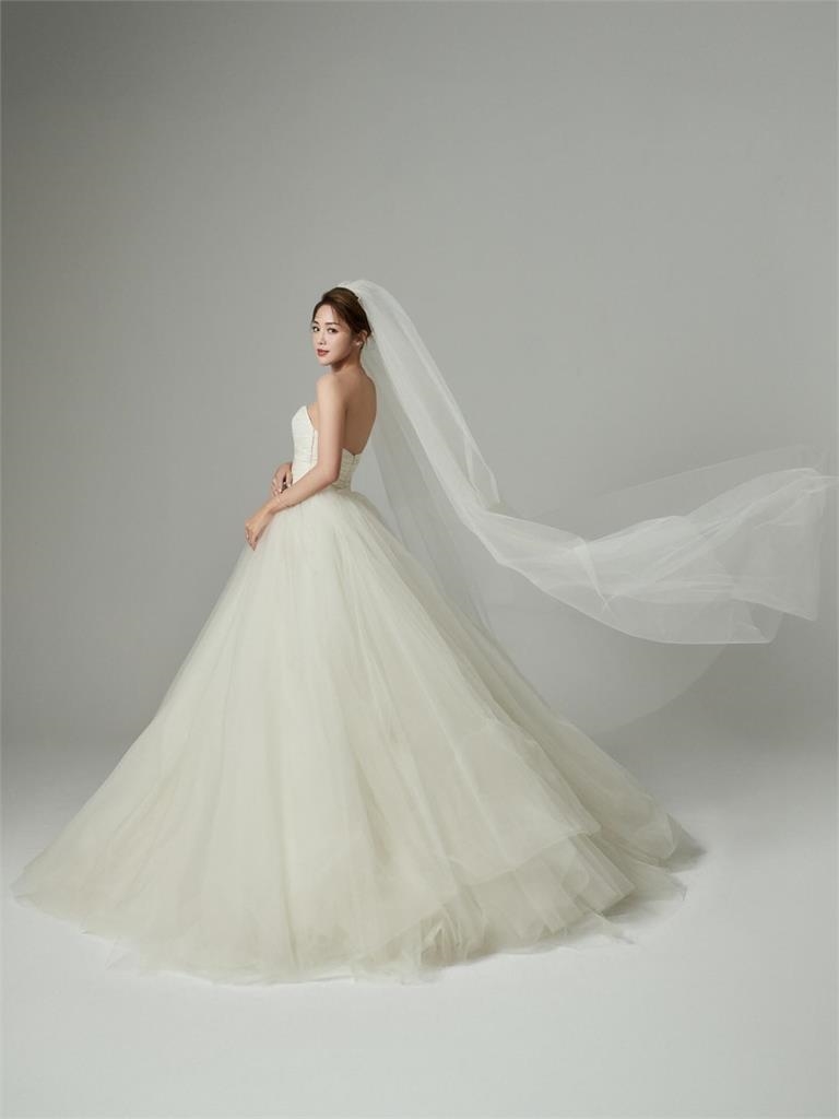 林千又博士老公「難得摘墨鏡」正面曝光!她曬婚紗照喊:終於幸福了