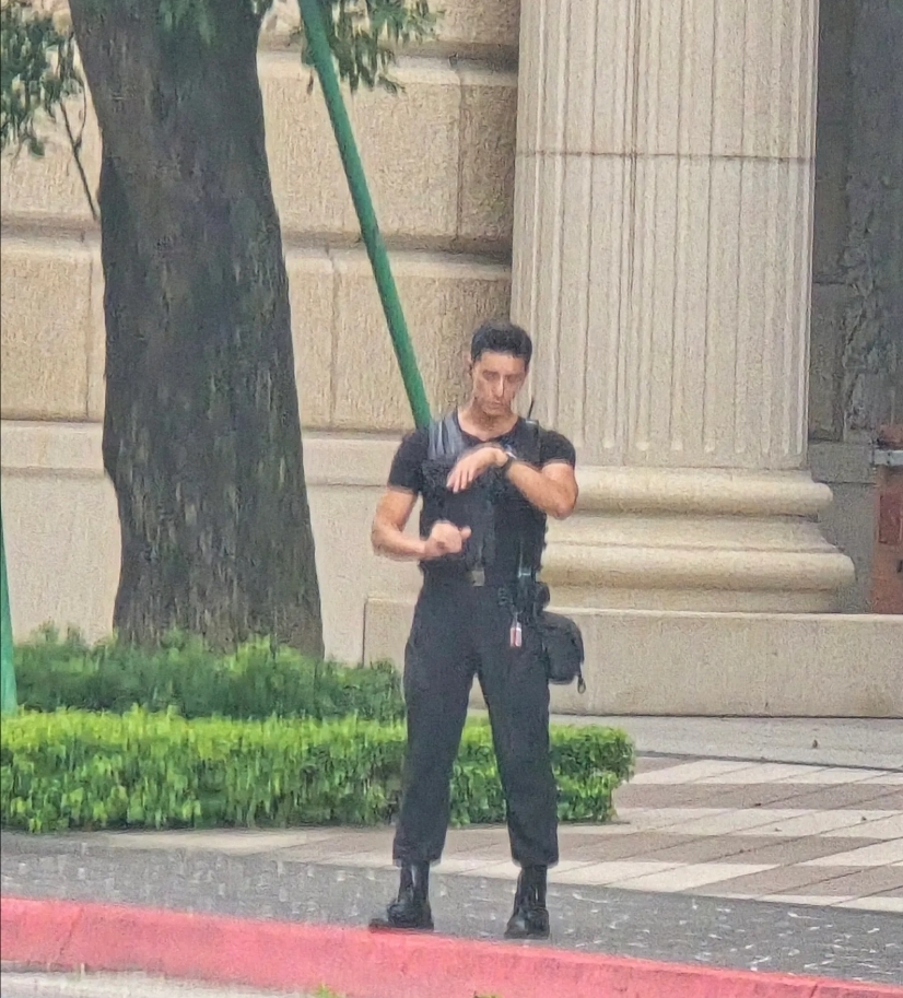 桃園豪宅驚見「逆天顏值」帥壯保全！竟是昔暴紅「天菜排長」本尊親自回應了