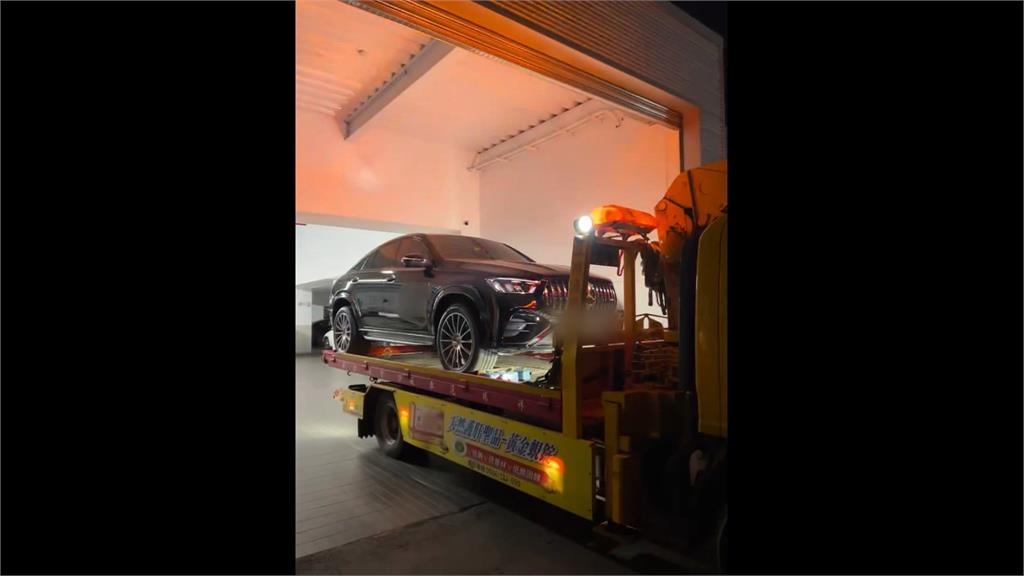 賓士入手2天！　上山求平安符　熄火後卻無法發動　車主怒