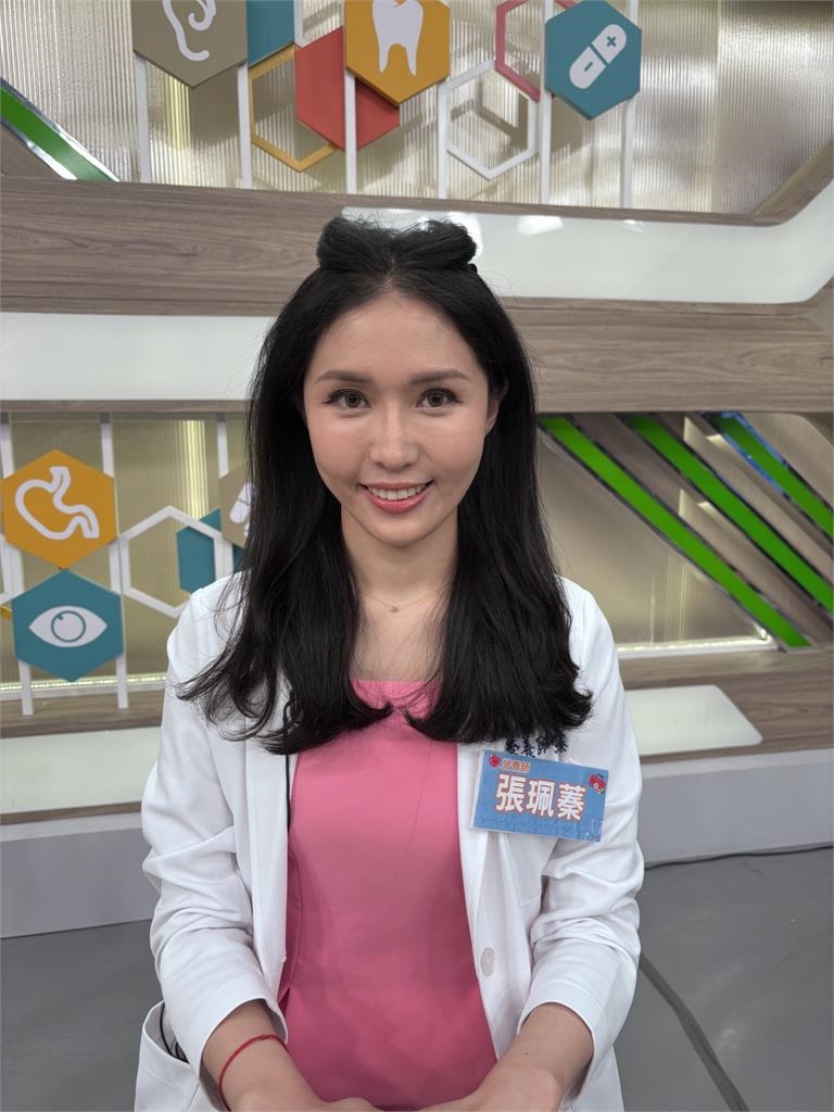 《醫學大聯盟》同房白雲打呼馬國弼崩潰吃安眠藥!喊「等我藥效發作你再睡」