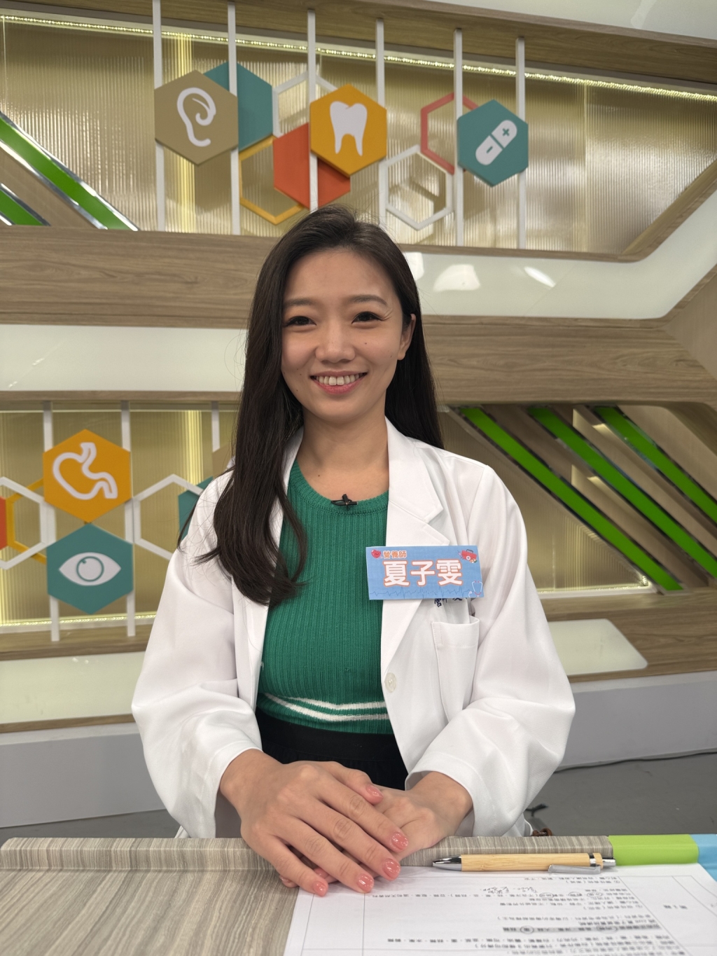 《醫學大聯盟》吳皓昇愛女模模喜跟爸黏一起 寵女下場卻慘兮兮?