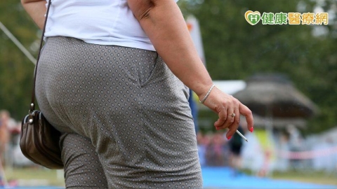 肥胖、菸酒都是乳癌風險! 醫揭「防癌關鍵」:定期篩檢+健康生活