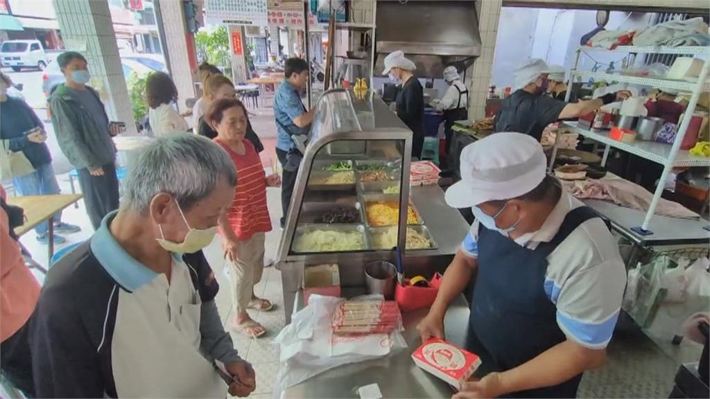 高雄便當店「3配菜排骨飯賣175元」！業者揭「漲價原因」：配菜另加價
