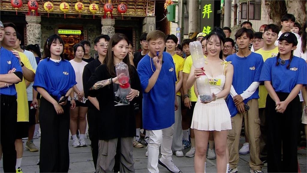 《綜藝大集合》胡瓜「景仁教養院」挑戰趴地三跪九叩累癱倒地！阿翔驚「怎麼不動了」