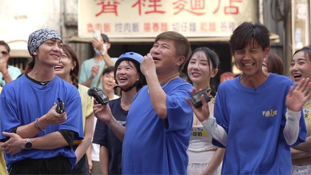 《綜藝大集合》胡瓜「景仁教養院」挑戰趴地三跪九叩累癱倒地!阿翔驚「怎麼不動了」