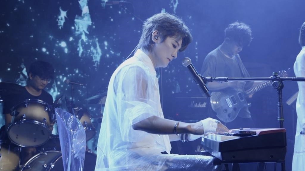 阿沁演唱會「愛的小夥伴」驚喜登台掀回憶！ 粉絲敲碗「FIR合體」他這樣說