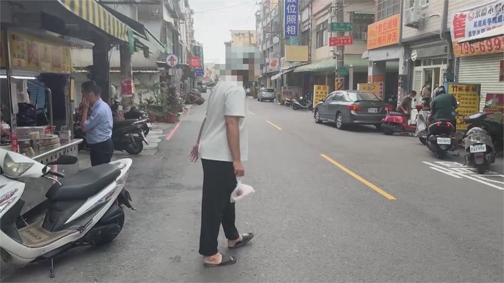 太好吃了! 鳳山肉圓店人潮多 外帶民眾路邊違停也多
