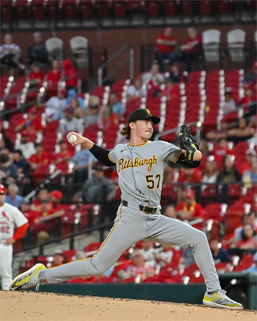 MLB(影)/444的神奇密碼!這位菜鳥太不可思議只要投4局就是球隊贏球的保證