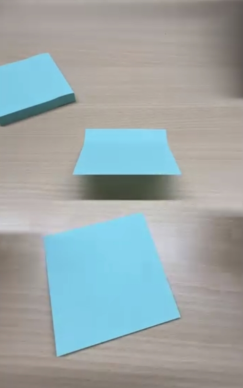 還在從下往上撕便利貼？神人示範「正確用法」網驚：活到現在才知道