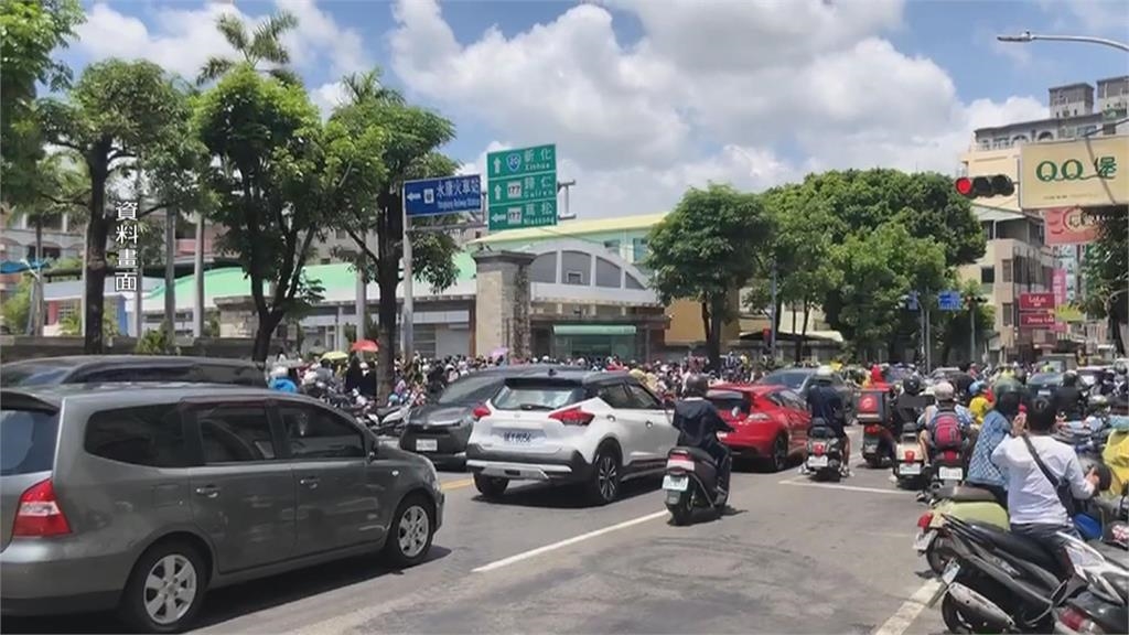 交通複雜!永康國小「校園得來速」 人車分流保障學童安全