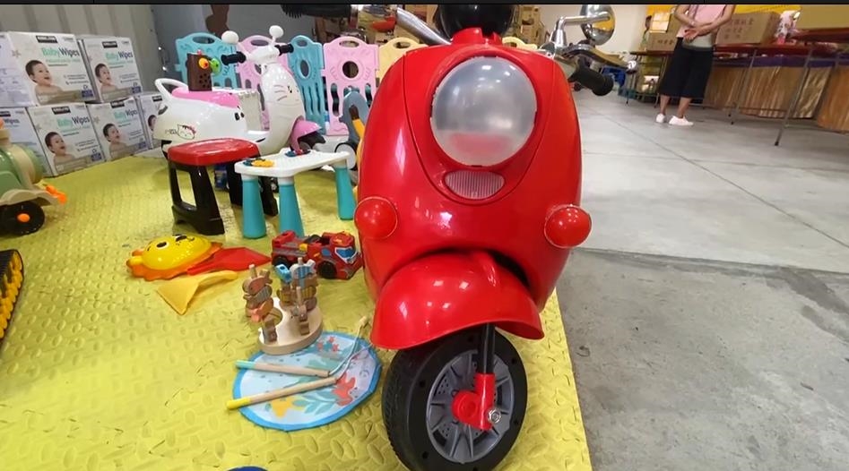 鹿港地藏王廟普渡 2800支雞腿宴請嬰靈