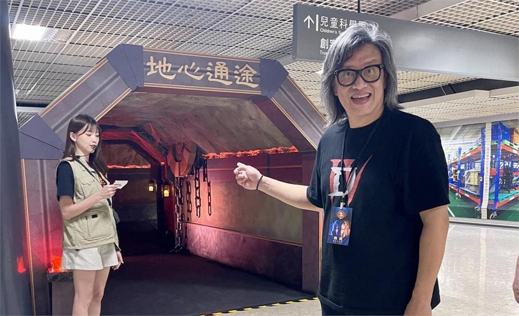 大批台灣藝人轉發93閱兵!大咖歌王突公開「國軍戰袍、手持50槍」超嗆表態了