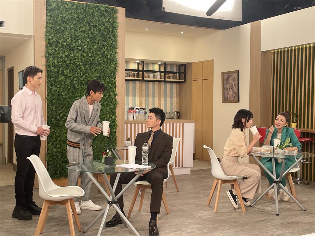 《綜藝新時代》體驗八點檔創紀錄！阿翔被六位演員呼巴掌差點招架不住