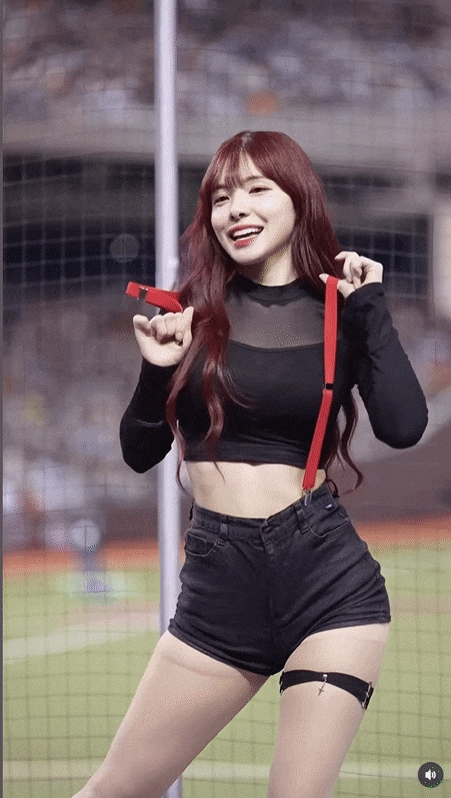 李多慧「吊帶背心斷掉」熱舞太用力！下秒「性感一蹲秒化解」47秒片段流出