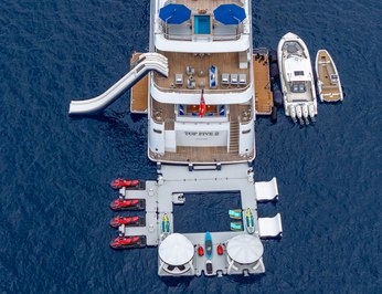 美網(影)/「富爸爸」開著30億台幣的遊艇來加油!只可惜女兒只威了一盤無緣決賽