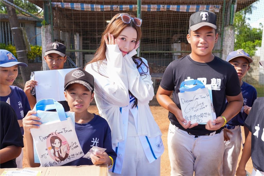 中職／富邦悍將前進花蓮送幸福！女神李雅英加碼為太巴塱、光復少棒球員夢想應援
