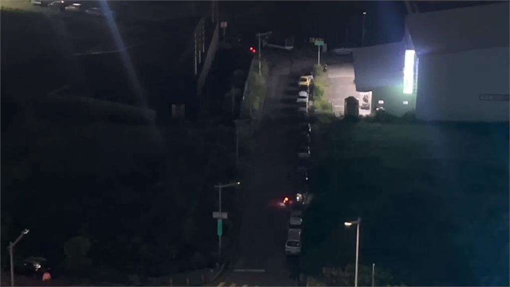 台中洲際球場重劃區路燈狂閃 網友:好兄弟開轟趴?