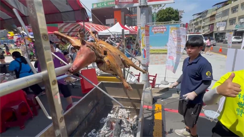 彰化羊肉節羊肉料理免費吃！　上千人頂豔陽排隊領美食