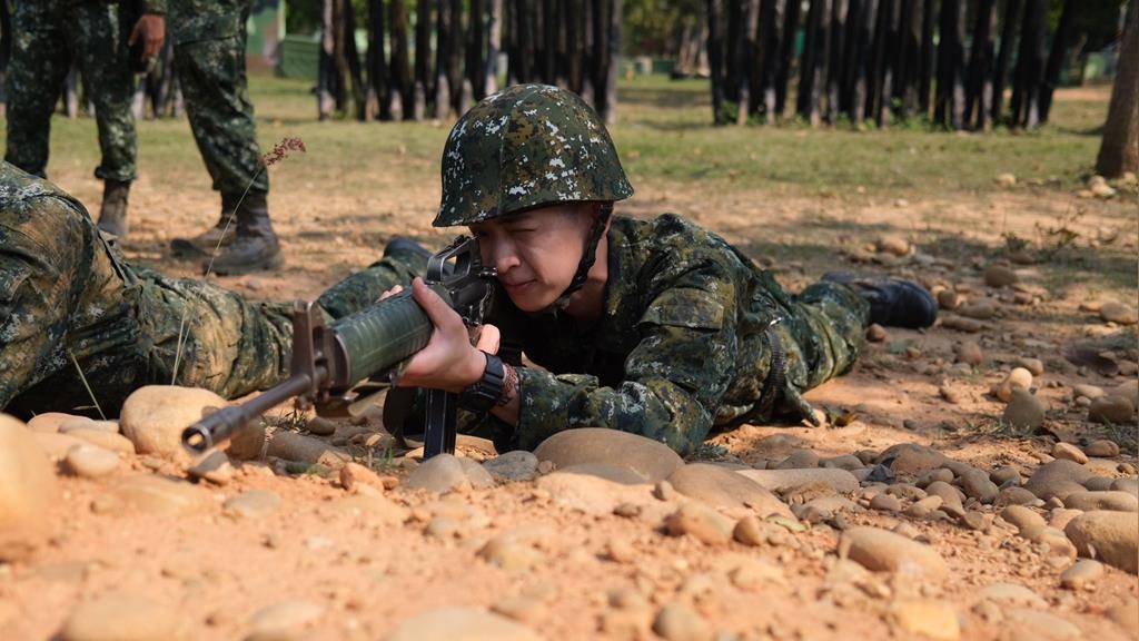 力甩星二代標籤！ 林亭翰重返成功嶺受訓「數度淚崩」 認了：情緒會放大