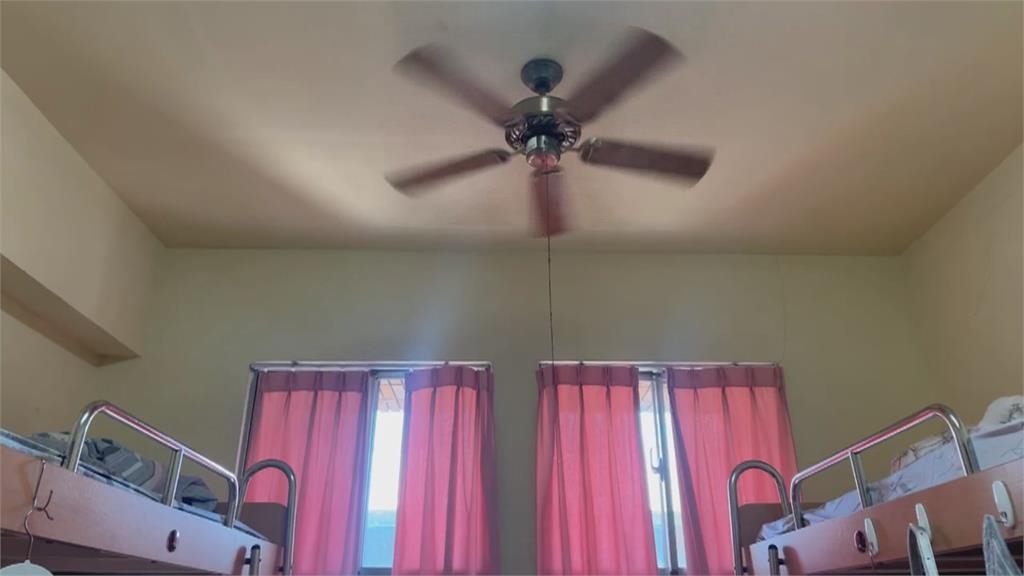 這間大學宿舍吊扇如血滴子 上舖學生常常受傷難以入睡