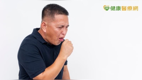 口臭元凶竟是「扁桃腺結石」！可以自己清理？治療、預防方式一次看