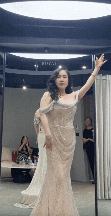 75歲李亞萍辣露「海溝黑線」零修圖近照曝光!吸57萬人朝聖驚喊:逆齡女神