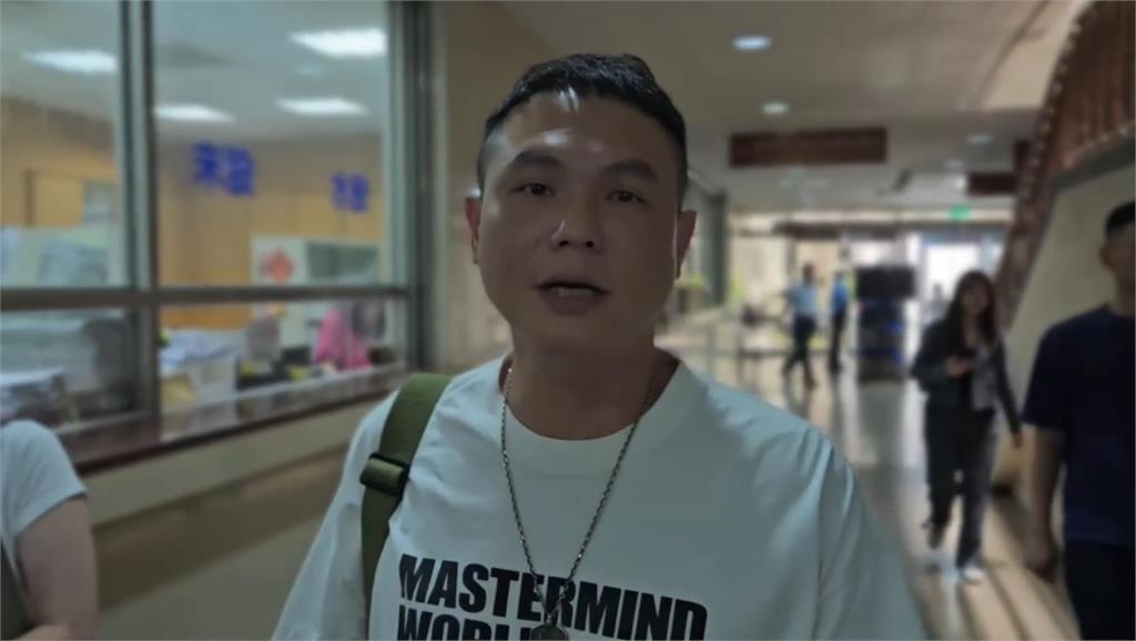 用超派鐵拳「揍Toyz」想賠50萬遭拒!超哥轉頭爆氣「脫口這句」律師急制止