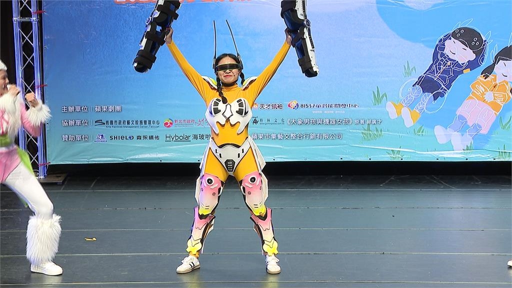 蘋果劇團新戲改編知名繪本 3米高充氣大偶超吸睛