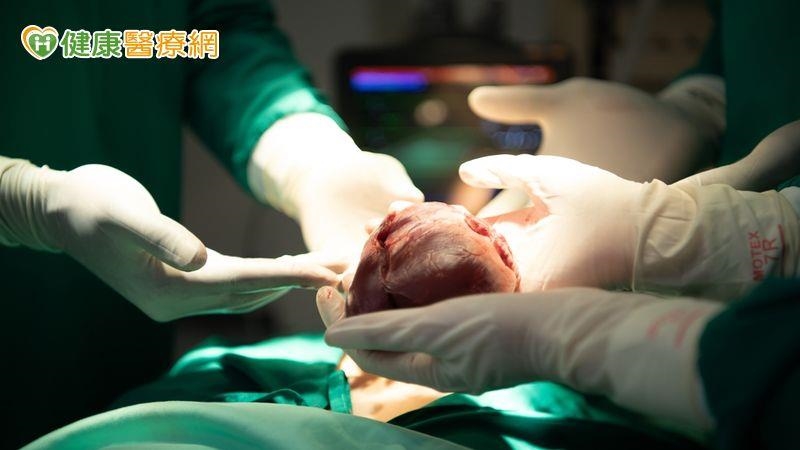 等不到心臟移植　37歲男成功植入新一代人工心臟重獲新生