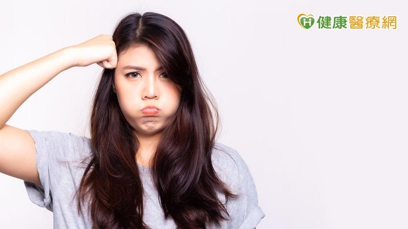 忘名字、在熟悉地方迷路？ 專家解析「失智症早期警訊與就醫指南」