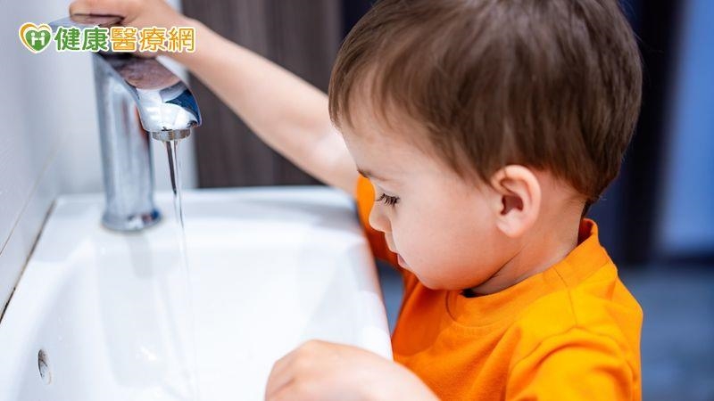 育兒不崩潰！　讓孩子主動洗手、準時出門的實用技巧大全
