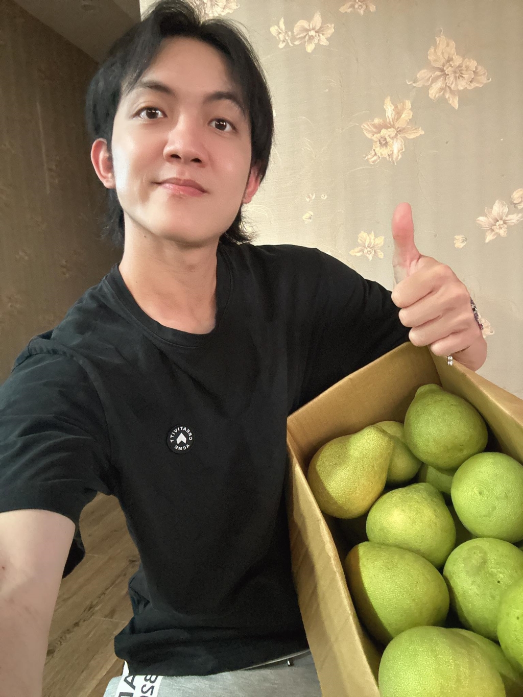 郭忠祐暫卸演藝工作返鄉!本人親曬「開貨車」上工照 網暖喊:加油