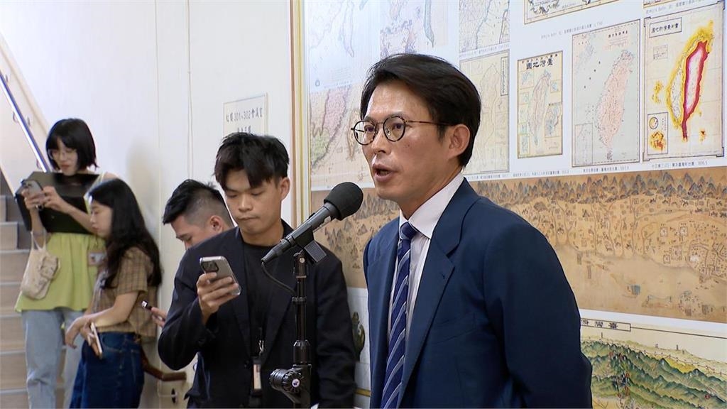 遭捧撞臉「世界首帥」BTS金泰亨?黃國昌愧喊「這7字」首度回應了