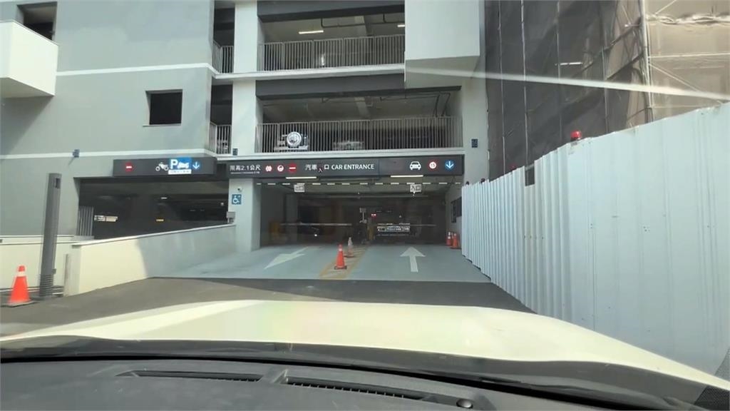台中新停車場「停過夜」破千元 車主怨:公告太小