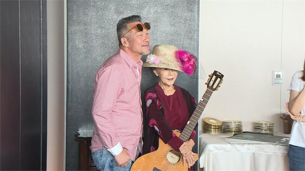 「金曲小姐」洪小喬親揭圓帽遮臉５４年原因　自爆曾遭食品大亨月付４００萬求包養