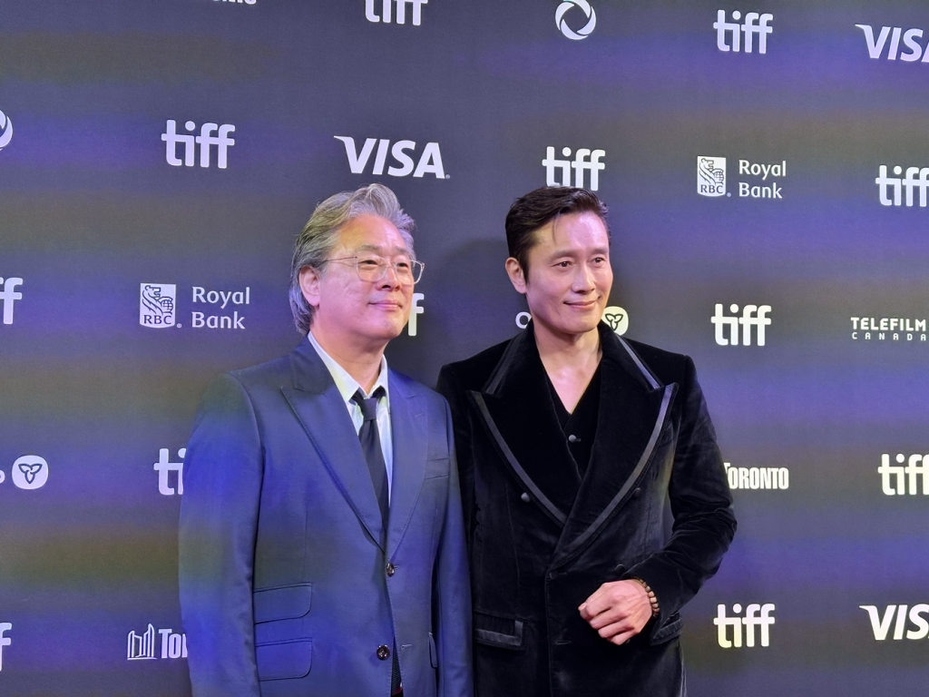 韓國第一人!李炳憲獲頒多倫多影展「特別貢獻獎」 感謝導演朴贊郁助圓夢