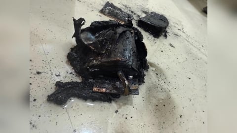 驚悚！行動電源「變火球」　男遭噴濺手腳受傷