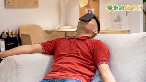 人過35歲陷入「初老危機」　專家教你如何睡飽、吃好迎戰！